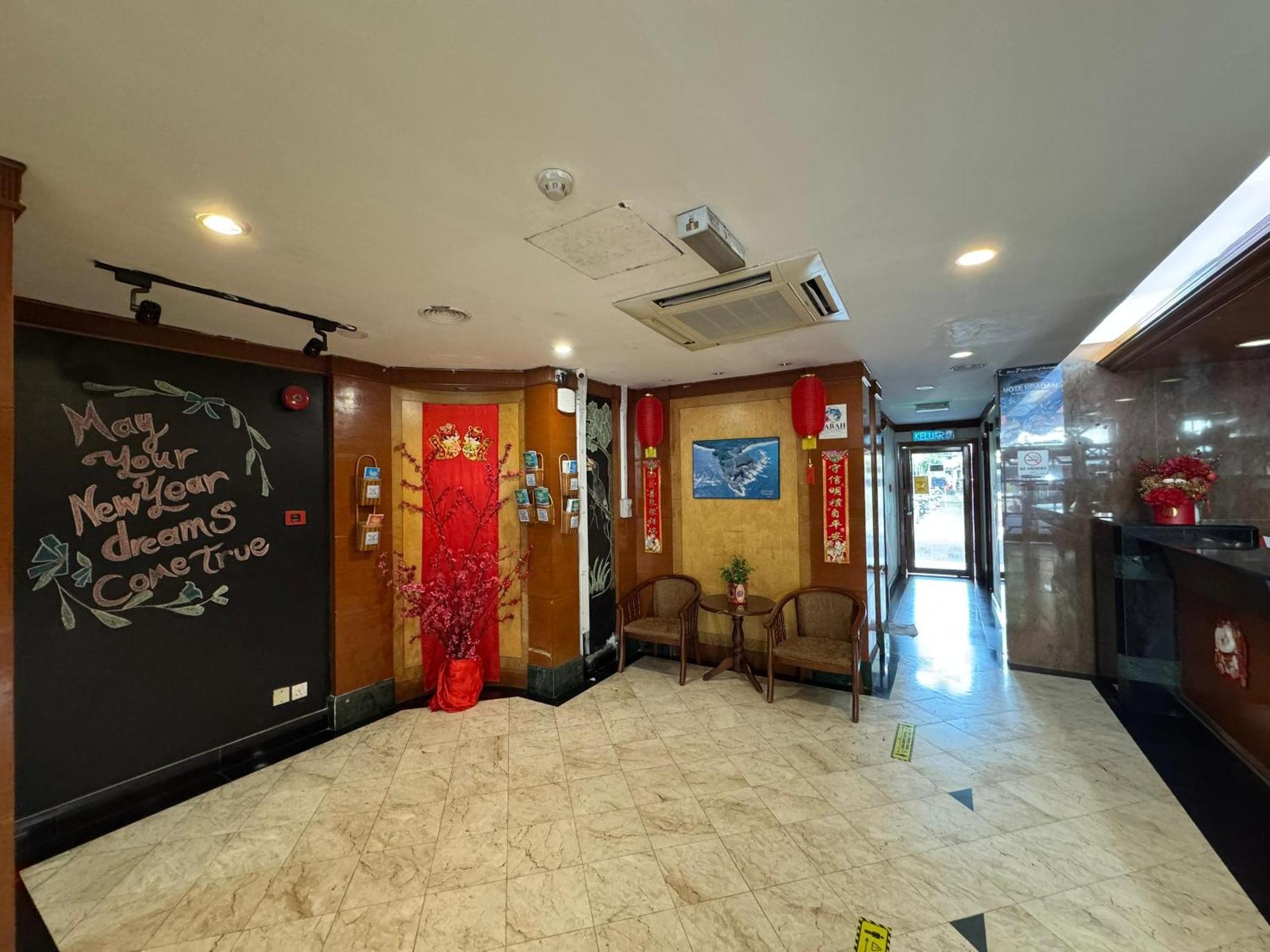 Hotel Deleeton Кота-Кинабалу Экстерьер фото
