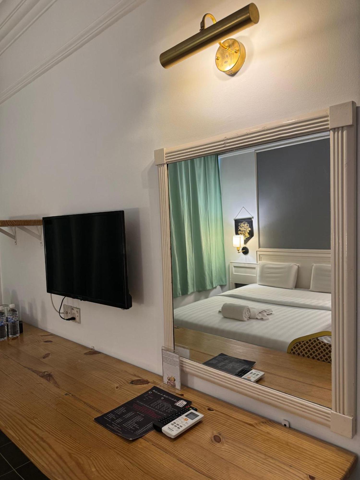 Hotel Deleeton Кота-Кинабалу Экстерьер фото