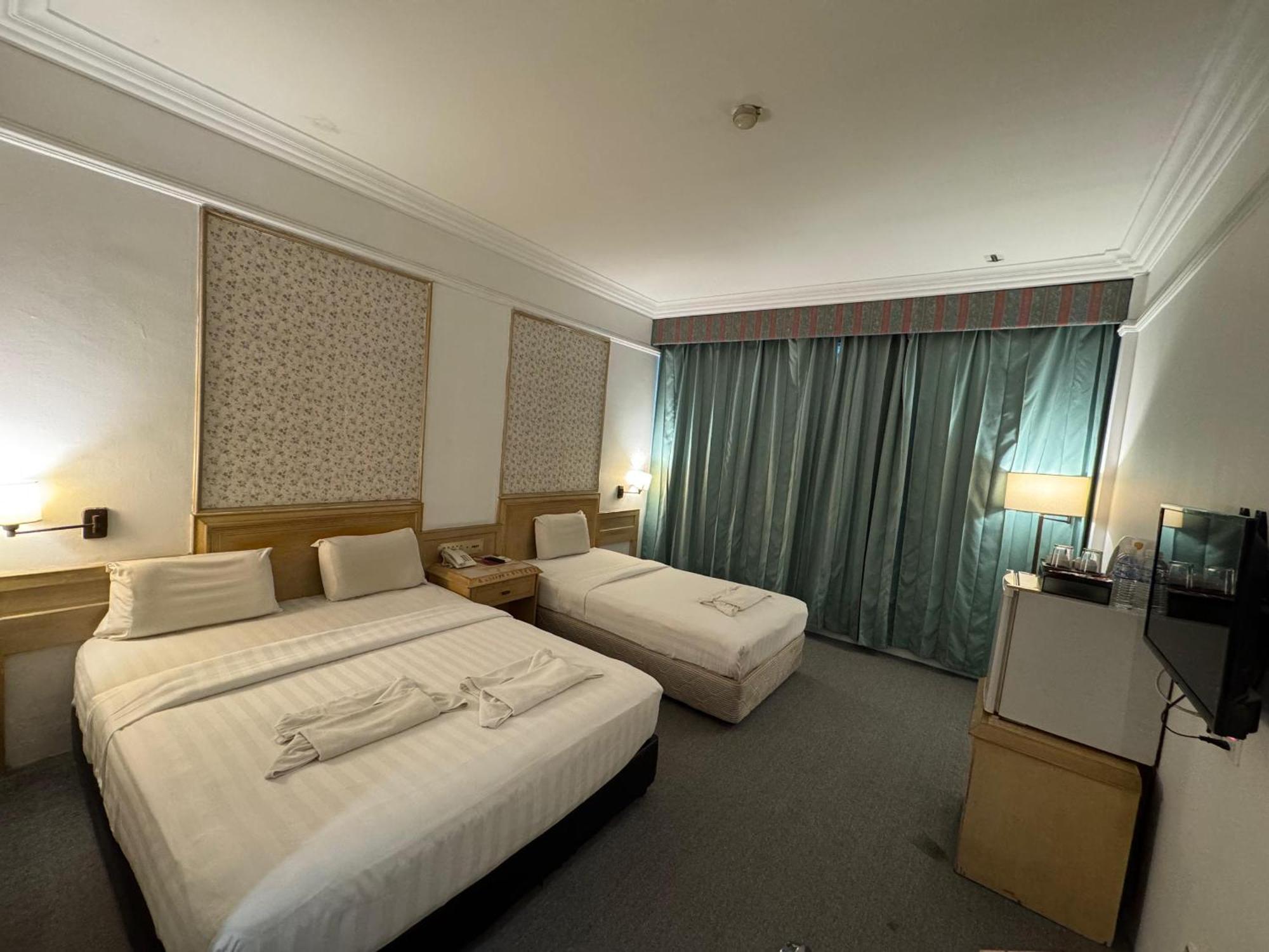 Hotel Deleeton Кота-Кинабалу Экстерьер фото