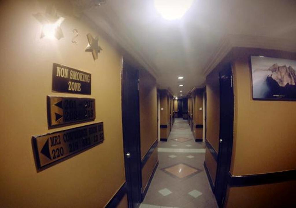 Hotel Deleeton Кота-Кинабалу Экстерьер фото