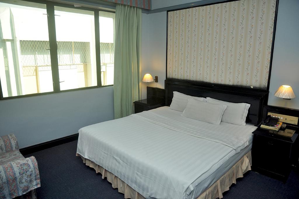 Hotel Deleeton Кота-Кинабалу Экстерьер фото