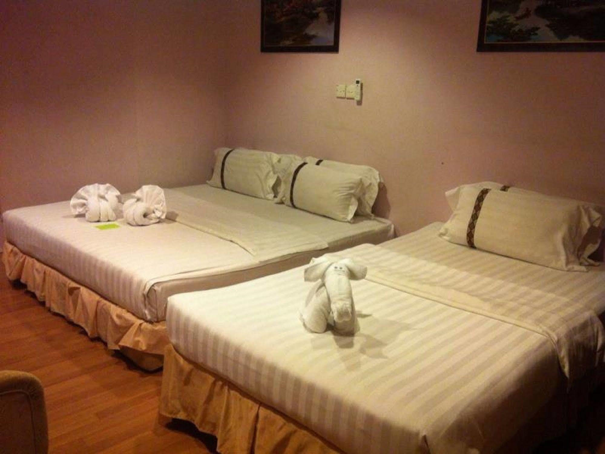 Hotel Deleeton Кота-Кинабалу Экстерьер фото