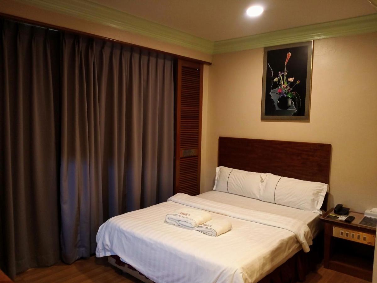 Hotel Deleeton Кота-Кинабалу Экстерьер фото
